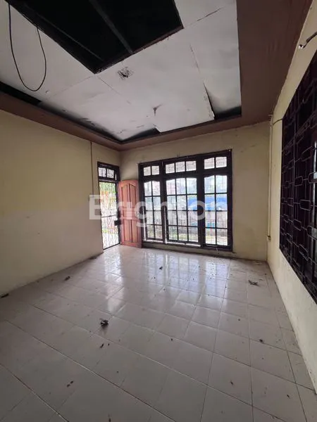 image RUMAH BESAR DEPAN JALAN UMUM  DI BALOI COCOK UNTUK RENOVASI BUAT INVESTASI (3)