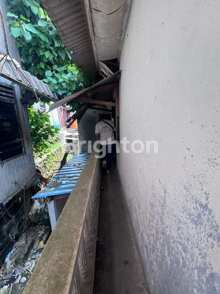 image RUMAH BESAR DEPAN JALAN UMUM  DI BALOI COCOK UNTUK RENOVASI BUAT INVESTASI (8)