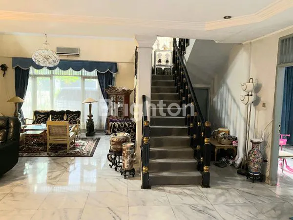 image RUMAH DI MENTENG POSISI HOOK LT 391 M/LB 407M JL.JAYA MANDALA JAKARTA SELATAN COCOK UNTUK SILENT OFFICE (4)