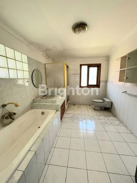 image RUMAH JL.FATMAWATI JAKARTA SELATANLT 535M LB 600M 2 LANTAI\NBONUS SWIMMING POOL (2)