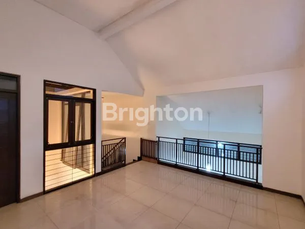 image RUMAH 2 LANTAI SHM DI BATUNUNGGAL, LT 180M² (2)