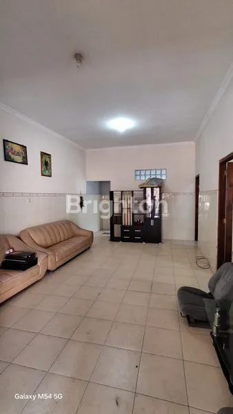 image RUMAH SIAP HUNI DI MOJOSONGO SOLO KOTA, TINGGAL JALAN KAKI KE JL. JAYAWIJAYA (2)