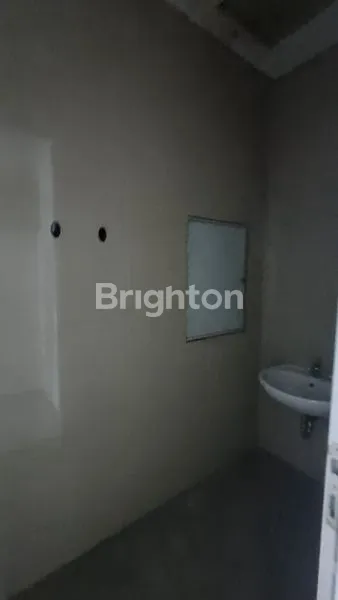 image DI SEWAKAN RUKO KOMERSIL 3 LANTAI DI GREEN VILLE JAKARTA BARAT (7)