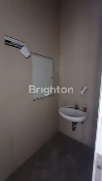 image DI SEWAKAN RUKO KOMERSIL 3 LANTAI DI GREEN VILLE JAKARTA BARAT (2)