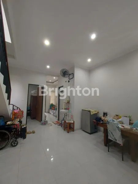 image RUMAH 2 LANTAI LEBAR 5, DEKAT MERR RUNGKUT (5)