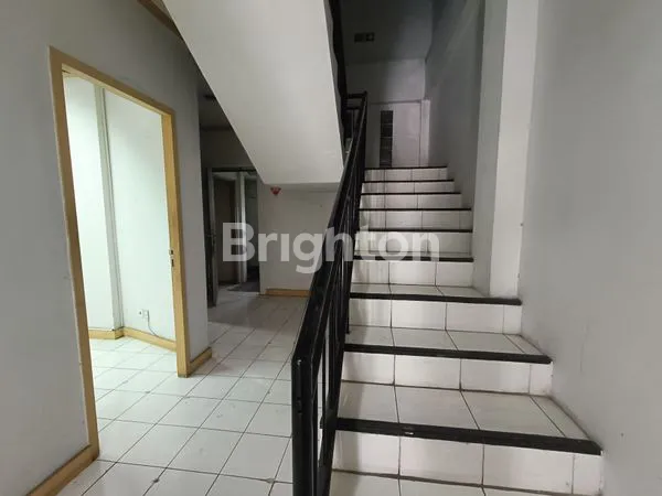 image RUKO 2 LANTAI DI PUSAT KOTA BATU SANGAT COCOK BUAT SEMUA USAHA  (4)