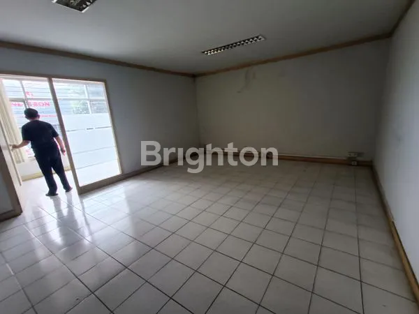 image RUKO 2 LANTAI DI PUSAT KOTA BATU SANGAT COCOK BUAT SEMUA USAHA  (7)