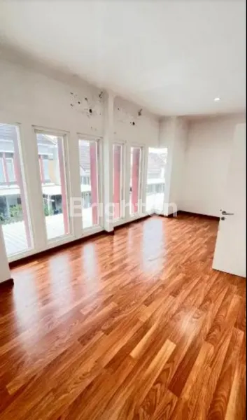 image RUMAH 2 LANTAI SIAP HUNI, WISATA SEMANGGI MANGROVE-SURABAYA (1)