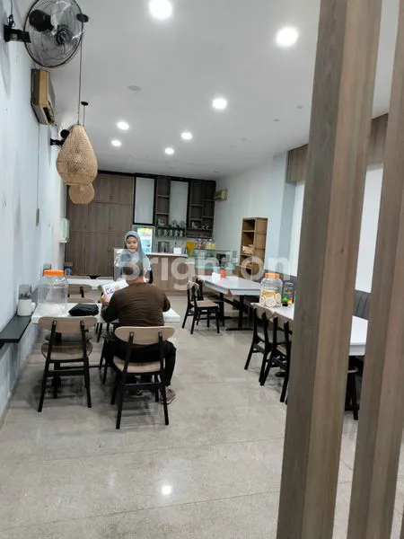 image RUMAH EX RESTO STRATEGIS DI SUKOMANUNGGAL, SURABAYA (4)