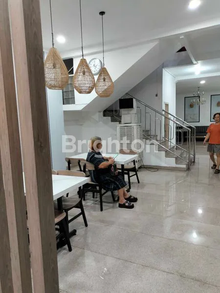 image RUMAH EX RESTO STRATEGIS DI SUKOMANUNGGAL, SURABAYA (3)