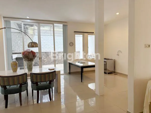 image WIGUNA RUMAH SIAP HUNI TERAWAT JARANG ADA LOKASI STRATEGIS BISA NEGO (4)