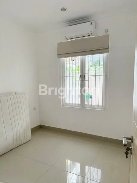 image WIGUNA RUMAH SIAP HUNI TERAWAT JARANG ADA LOKASI STRATEGIS BISA NEGO (5)