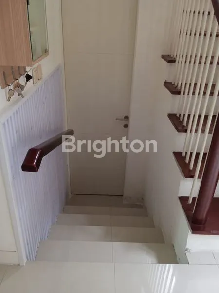 image FULL FURNISHED DUA LANTAI ONE GATE SISTEM KOMPLEKS PERUMAHAN CITRA GRAND MUTIARA  (4)