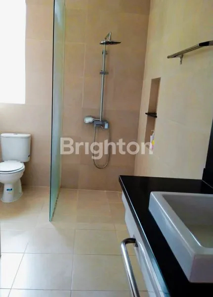 image FULL FURNISHED DUA LANTAI ONE GATE SISTEM KOMPLEKS PERUMAHAN CITRA GRAND MUTIARA  (3)