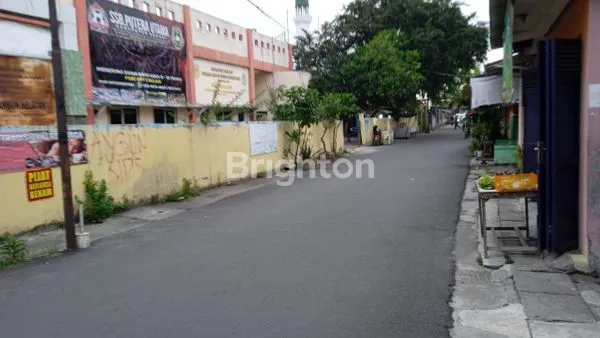 image RUMAH 2 LANTAI SANGAT STRATEGIS UNTUK RUMAH TINGGAL ATAU USAHA (2)