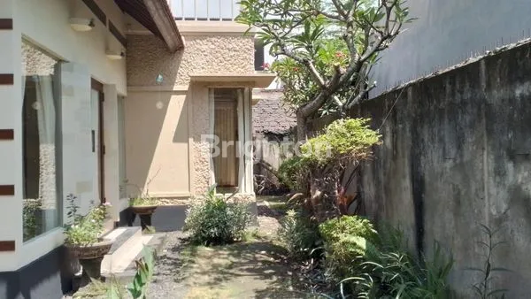 image RUMAH NYAMAN DI SANUR, LT 310M², 2 KT & 2 KM (4)