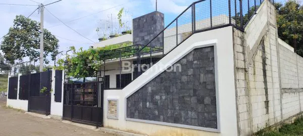 image RUMAH ASRI DEPAN TEMPAT WISATA DI TAWANGARGO KOTA MALANG (1)