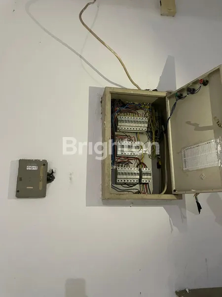 image TEMPAT USAHA KOMERSIAL COCOK BUAT USAHA KANTOR, CAFE, RESTO, MINI MARKET, DLL (7)