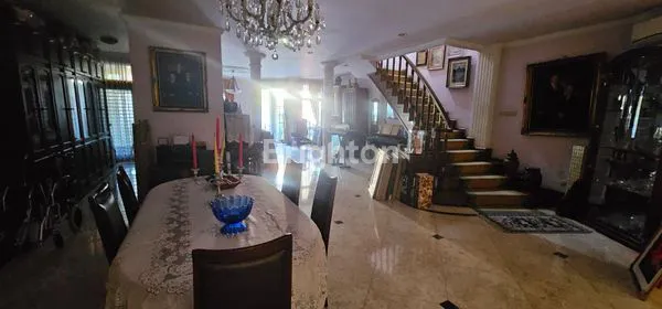 image RUMAH 3 LANTAI JALAN TERATAI TANJUNG BARAT INDAH JAKARTA SELATAN (8)
