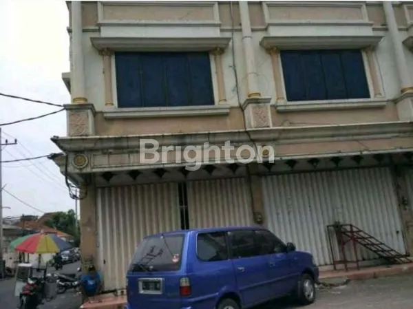 image DISEWAKAN RUKO RAYA KENJERAN, SIAP PAKAI DI KOMPLEKS PERUKOAN KENJERAN, PARKIRAN LUAS, COCOK UNTUK USAHA (3)