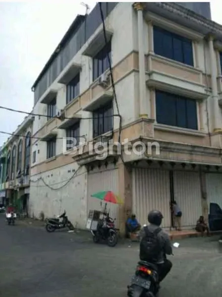 image DISEWAKAN RUKO RAYA KENJERAN, SIAP PAKAI DI KOMPLEKS PERUKOAN KENJERAN, PARKIRAN LUAS, COCOK UNTUK USAHA (4)