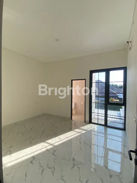 image SEMOLOWARU BARU GRESS, MINIMALIS, SISA 1 UNIT SAJA, ROW JALAN BESAR, DEKAT KE JALAN RAYA, SIAP HUNI (3)