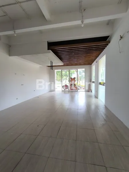 image RUKO 1 LANTAI GRAHA NATURA JALAN UTAMA PERUMAHAN ELITE SURABAYA BARAT  (3)