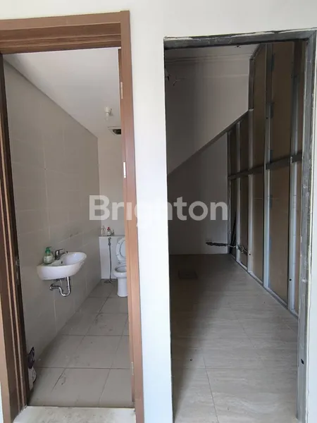 image RUKO 1 LANTAI GRAHA NATURA JALAN UTAMA PERUMAHAN ELITE SURABAYA BARAT  (4)