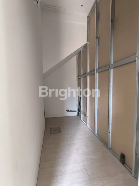 image RUKO 1 LANTAI GRAHA NATURA JALAN UTAMA PERUMAHAN ELITE SURABAYA BARAT  (5)