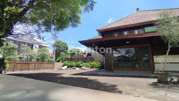 image RUMAH 2 LANTAI STRATEGIS DI SANUR, LT 525M² (3)