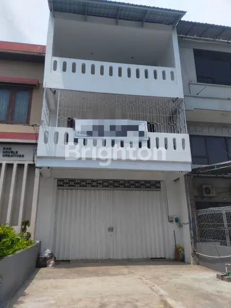 image DISEWAKAN RUKO 3 LANTAI DI KAWASAN PREMIUM JALAN GATOT SUBROTO, COCOK UNTUK KANTOR, SHOWROOM, KLINIK, USAHA KULINER, MAUPUN BISNIS RETAIL. LOKASI SANGAT STRATEGIS DENGAN VISIBILITAS TINGGI DAN AREA KOMERSIAL AKTIF. (1)