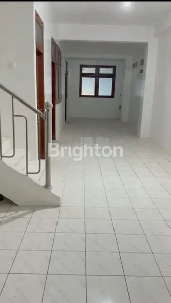 image DISEWAKAN RUKO 3 LANTAI DI KAWASAN PREMIUM JALAN GATOT SUBROTO, COCOK UNTUK KANTOR, SHOWROOM, KLINIK, USAHA KULINER, MAUPUN BISNIS RETAIL. LOKASI SANGAT STRATEGIS DENGAN VISIBILITAS TINGGI DAN AREA KOMERSIAL AKTIF. (3)