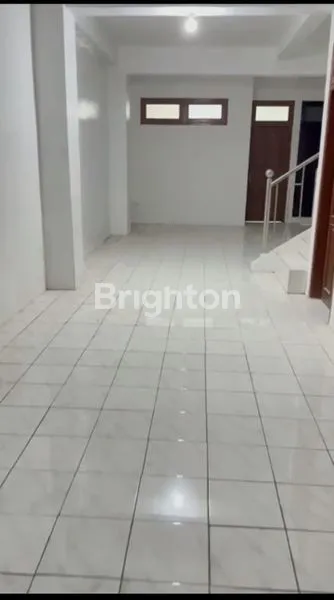 image DISEWAKAN RUKO 3 LANTAI DI KAWASAN PREMIUM JALAN GATOT SUBROTO, COCOK UNTUK KANTOR, SHOWROOM, KLINIK, USAHA KULINER, MAUPUN BISNIS RETAIL. LOKASI SANGAT STRATEGIS DENGAN VISIBILITAS TINGGI DAN AREA KOMERSIAL AKTIF. (5)