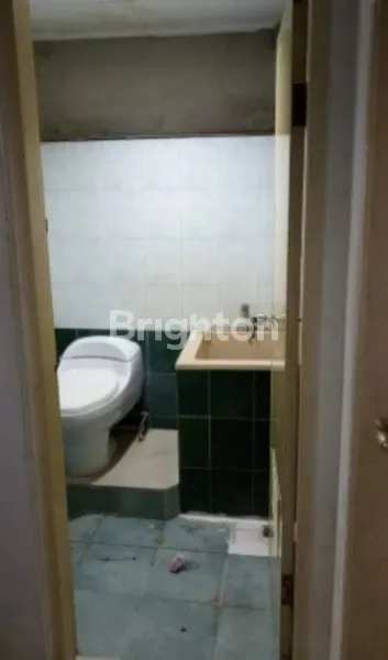 image RUKO 3 LANTAI TAMAN RATU INDA DEKAT JALAN PANJANG JAKARTA BARAT (5)