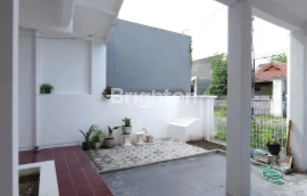 image RUMAH SIAP HUNI FULL FURNISH DI ARAYA MALANG (2)
