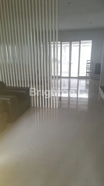 image RUMAH KOMERSIAL STRATEGIS CITRALAND, COCOK UNTUK KANTOR & BISNIS (2)