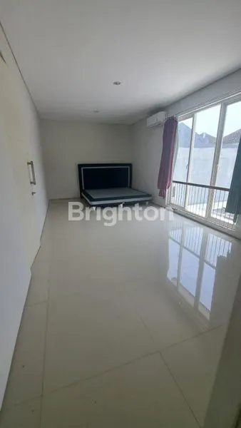 image RUMAH KOMERSIAL STRATEGIS CITRALAND, COCOK UNTUK KANTOR & BISNIS (3)