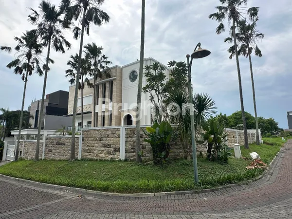 image RUMAH MEWAH FURNISH SIAP HUNI CITRALAND AREA GOLF DEKAT GRAHA DAN PAKUWON INDAH (1)