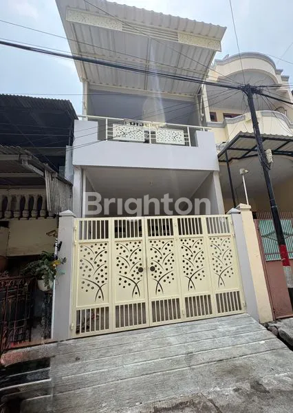 image RUMAH 2 LANTAI SIAP HUNI, SHM, 3 KT 2 KM DI TELUK GONG (1)
