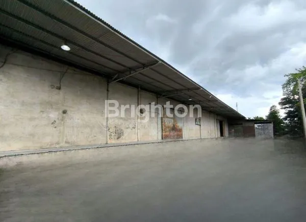 image GUDANG LUAS 1.100M² DI JL. YOS SUDARSO, AKSES LINTAS SUMATERA PEKANBARU (2)