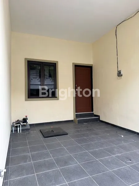 image RUMAH BARU 3 LANTAI ROW 2 MOBIL HIGH CEILING DI TANJUNG DUREN JAKARTA BARAT (2)