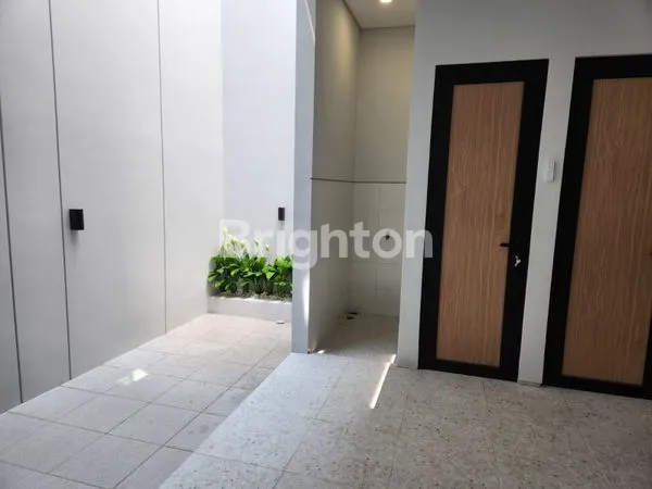 image RUMAH BARU MODERN DI RUNGKUT, LT 93.5M², 4+1 KT (4)
