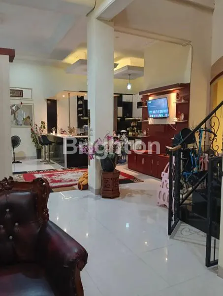 image RUMAH MEWAH TINGKAT 2 TENGAH KOTA DEKAT RUMAH SAKIT DIRGAHAYU (3)