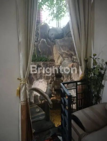 image RUMAH MEWAH TINGKAT 2 TENGAH KOTA DEKAT RUMAH SAKIT DIRGAHAYU (8)