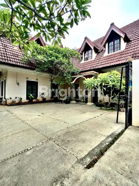 image RUMAH 2 LANTAI, 5 KT, LT 305 SHM DI JATIASIH (1)