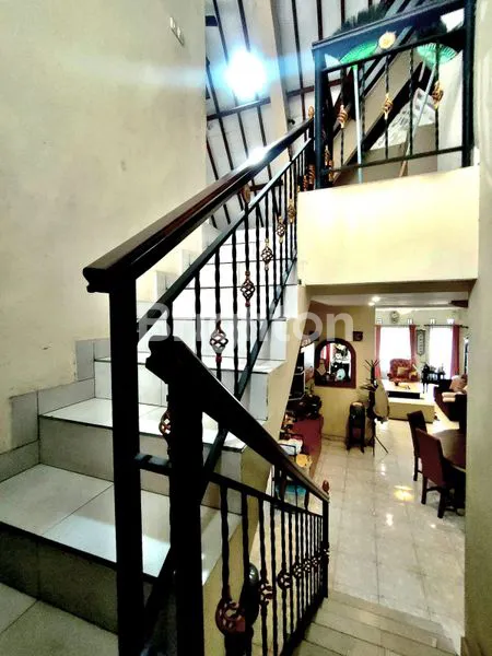 image RUMAH 2 LANTAI, 5 KT, LT 305 SHM DI JATIASIH (5)