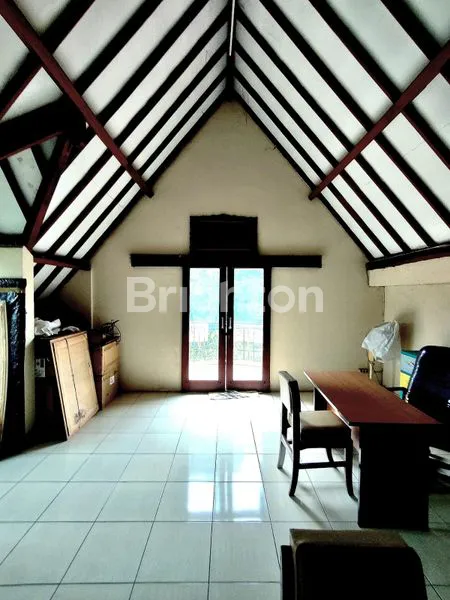 image RUMAH 2 LANTAI, 5 KT, LT 305 SHM DI JATIASIH (6)