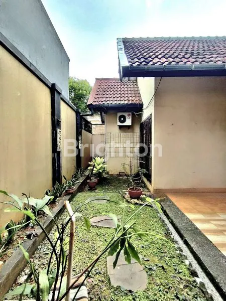 image RUMAH 2 LANTAI, 5 KT, LT 305 SHM DI JATIASIH (8)