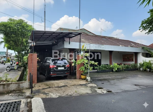 image RUMAH MEWAH 11 KT, SHM DI DEKAT PLAZA DIENG MALANG (2)