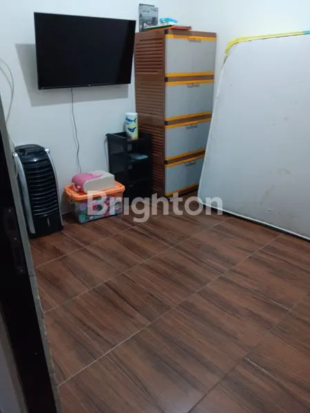 image RUMAH RAPI SIAP HUNI TANPA HARUS RENOVASI DI GRIYA KENCANA 2 CILEDUG, DEKAT DENGAN AKSES FASILITAS UMUM TRANSPORTASI, RUMAH SAKIT, SEKOLAH , MALL  DLL (6)